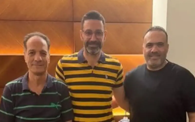 أحمد خطاب يوقـع على عقـود تدريبه لنادى غزل المحلة لمدة موسم